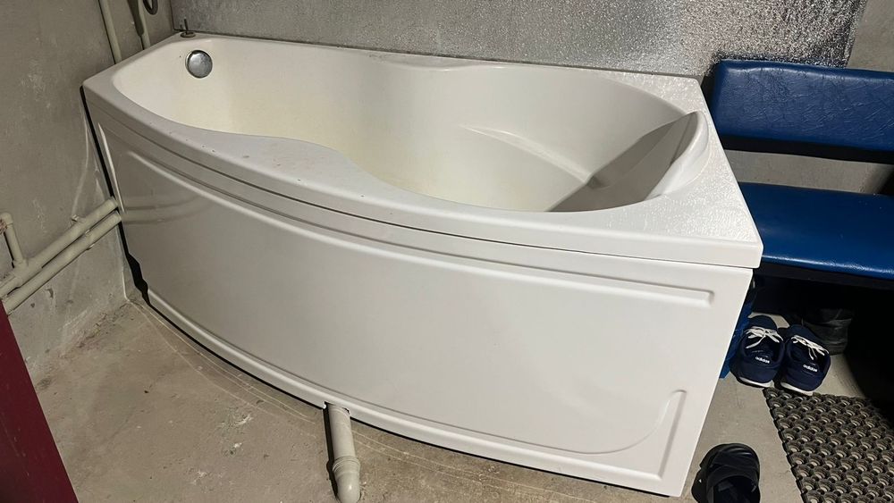 Продается ванна большая