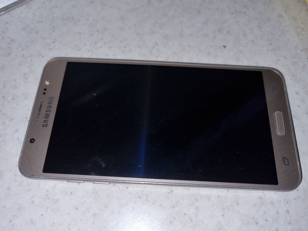 Samsung Galaxy J7