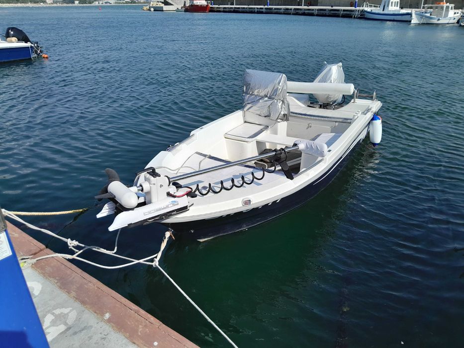 лодка сафтер 4,50 с хонда 30к.с. оборудвана,регистрирана