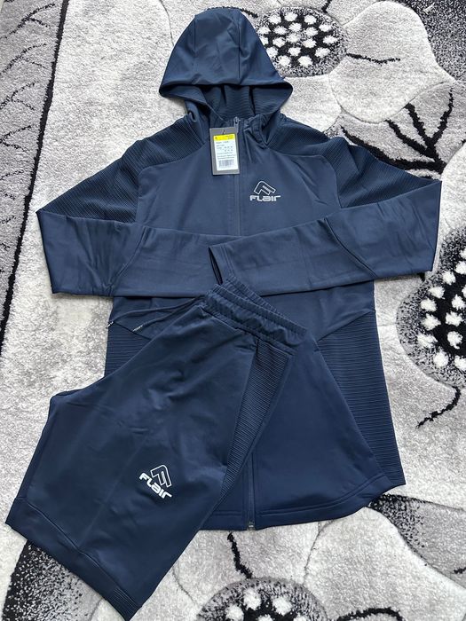 Мъжки екип на FLAIR