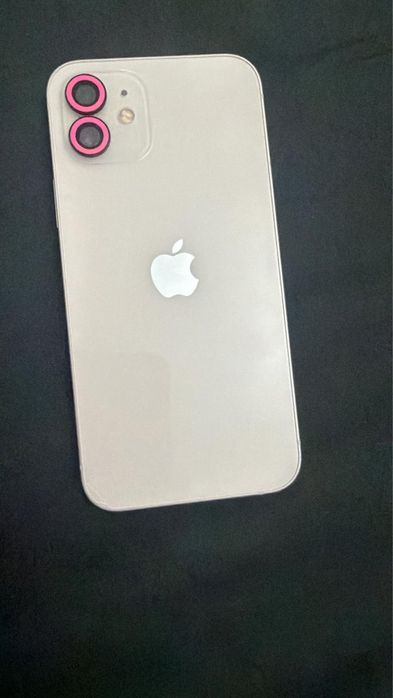 Айфон 12 в хорошем состоянии