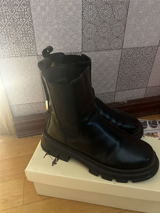 Продам ботинки-челси