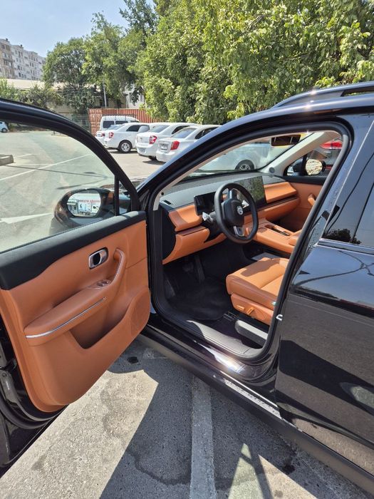 Leapmotor c16 2 pozitsiya 2025 hybrid