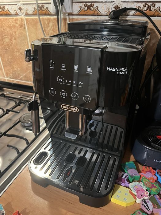 Expresor automat Delonghi Magnifica Start