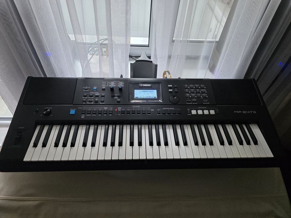 Продам синтезатор Yamaha psr e473