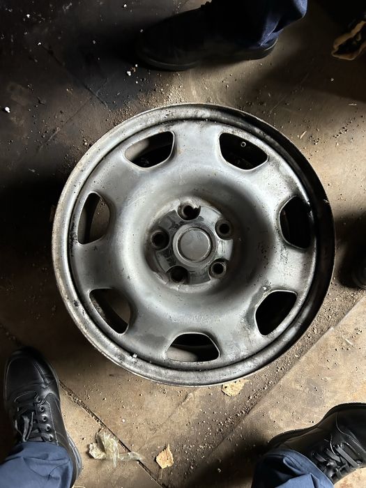 Продам диски на 16