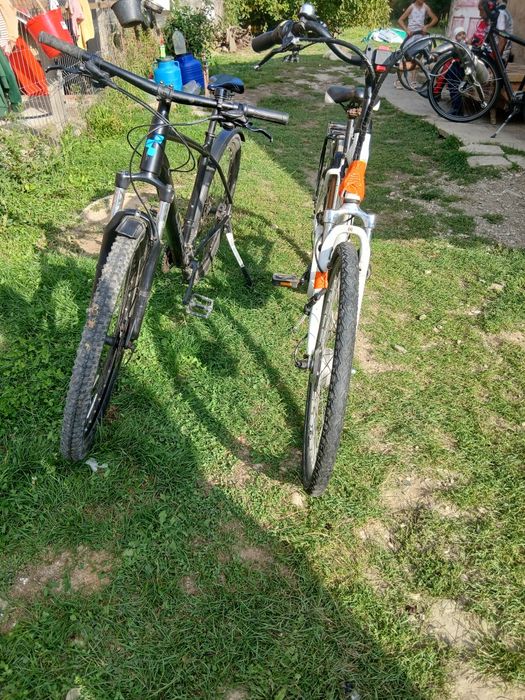 Vând 2 biciclete una este electrica