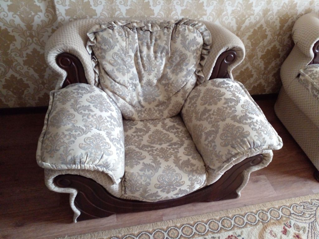 Мягкая мебель, диван и кресло