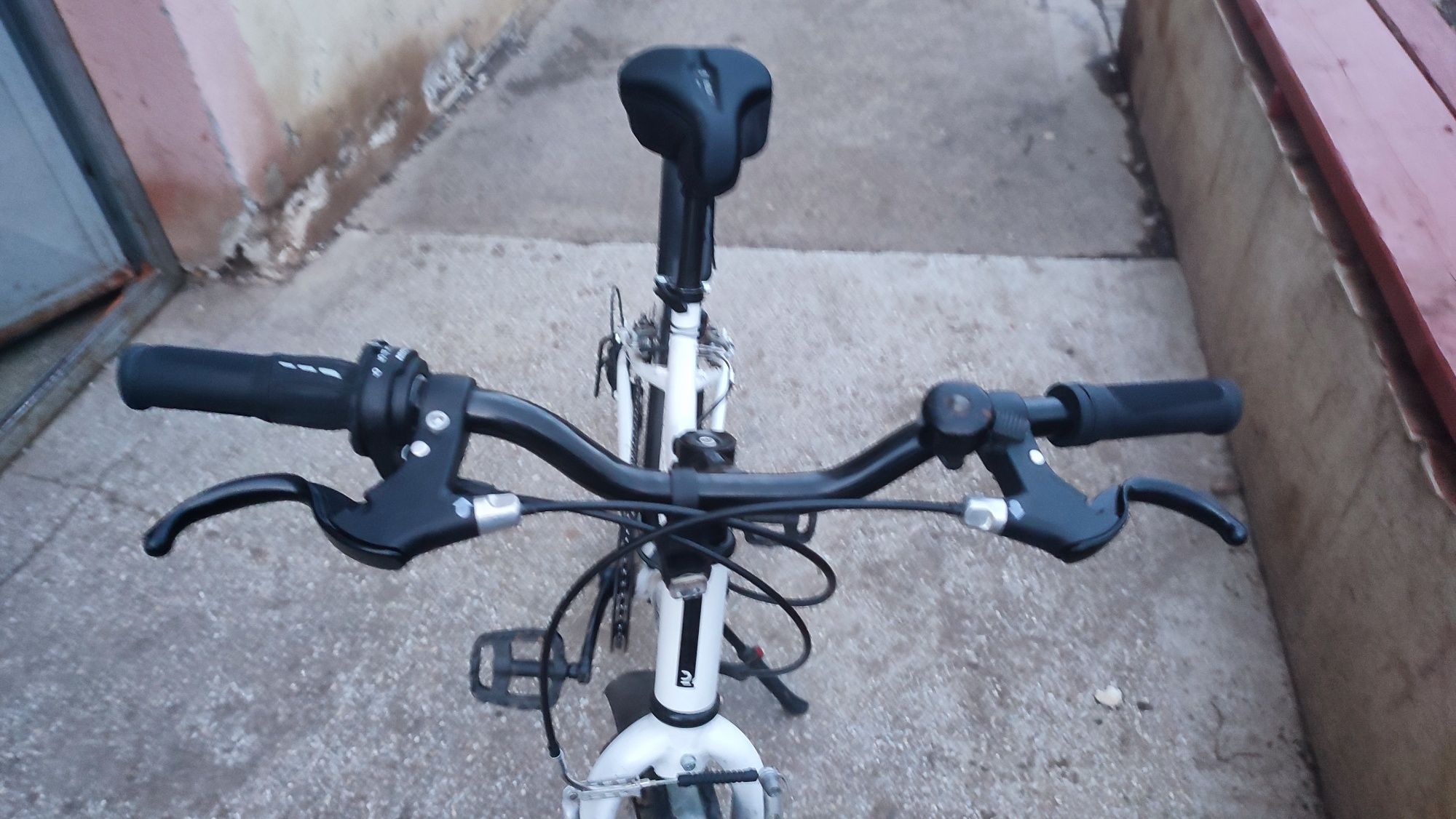 Bicicletă ca nouă+ accesorii