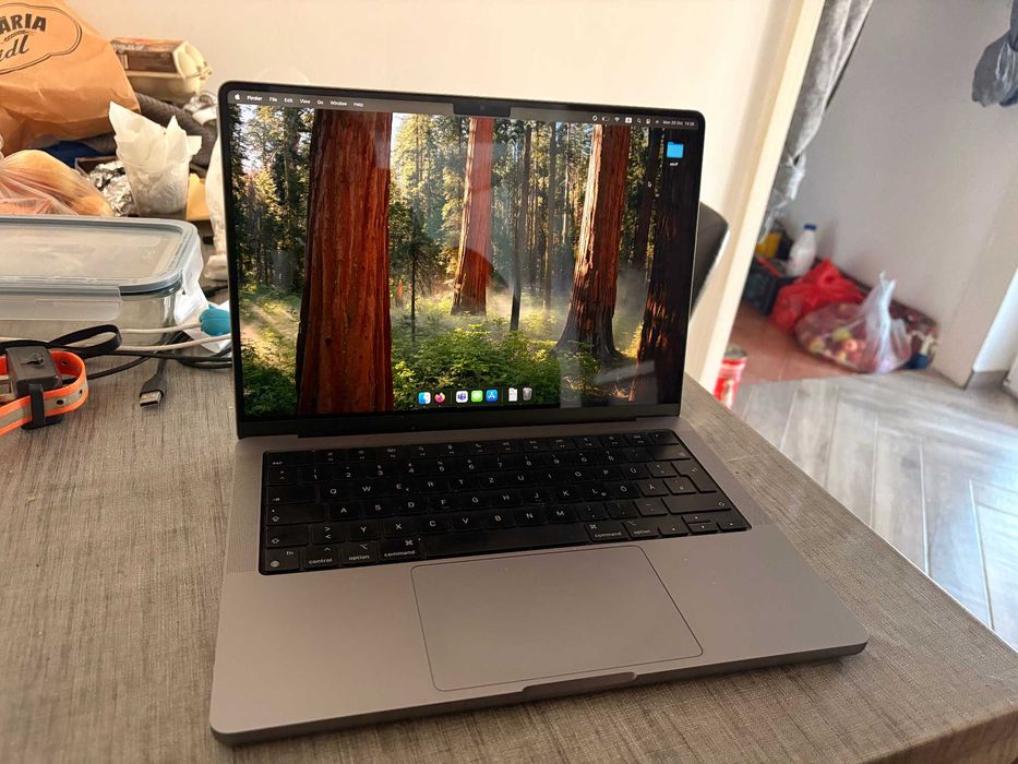 Apple Macbook Pro M1 14 2021, 10 cores, 16GB RAM, 1TB Storage