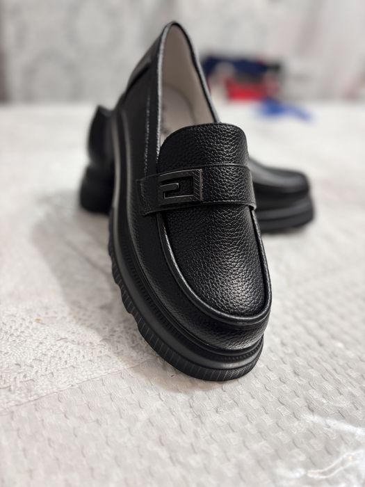 Продам туфли кожанные новые