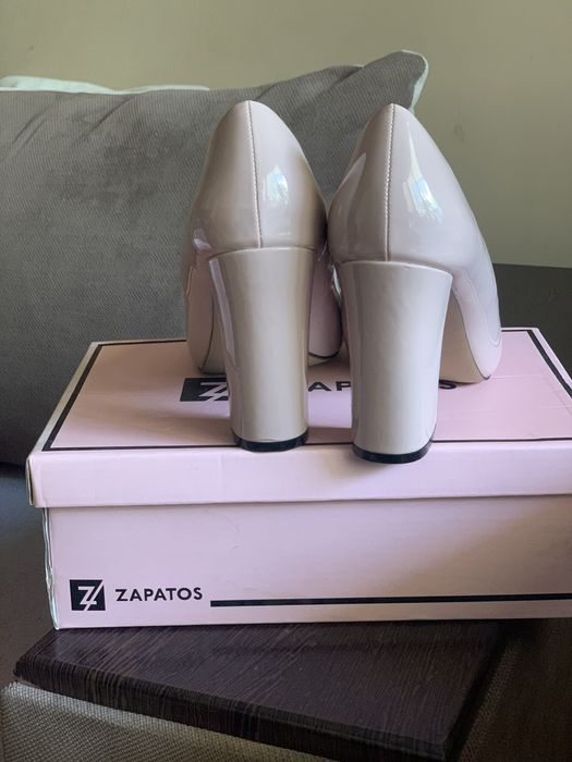 Обувки на ток бежов Azul