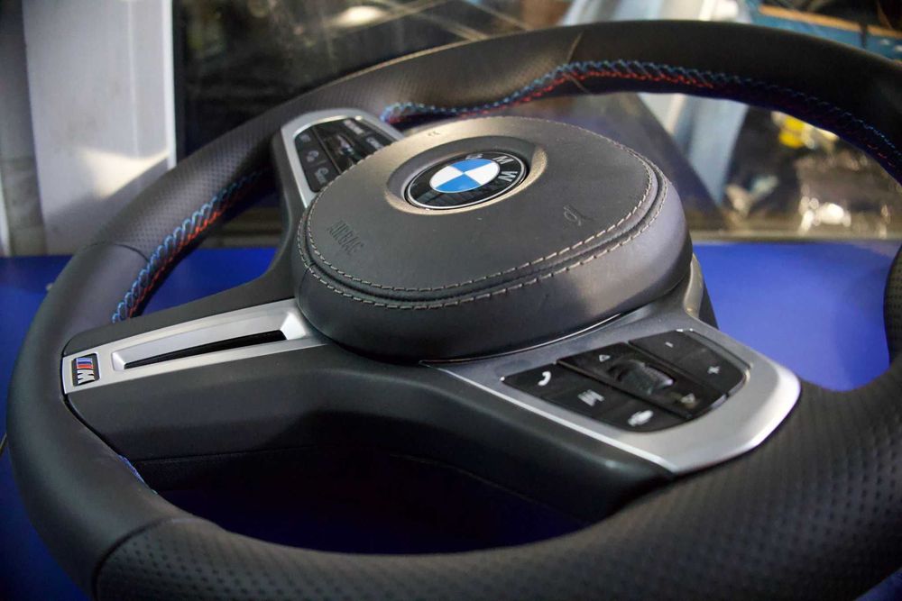 Volan Seria 5 G30 M Sport, piele perforata, cusături M Performance