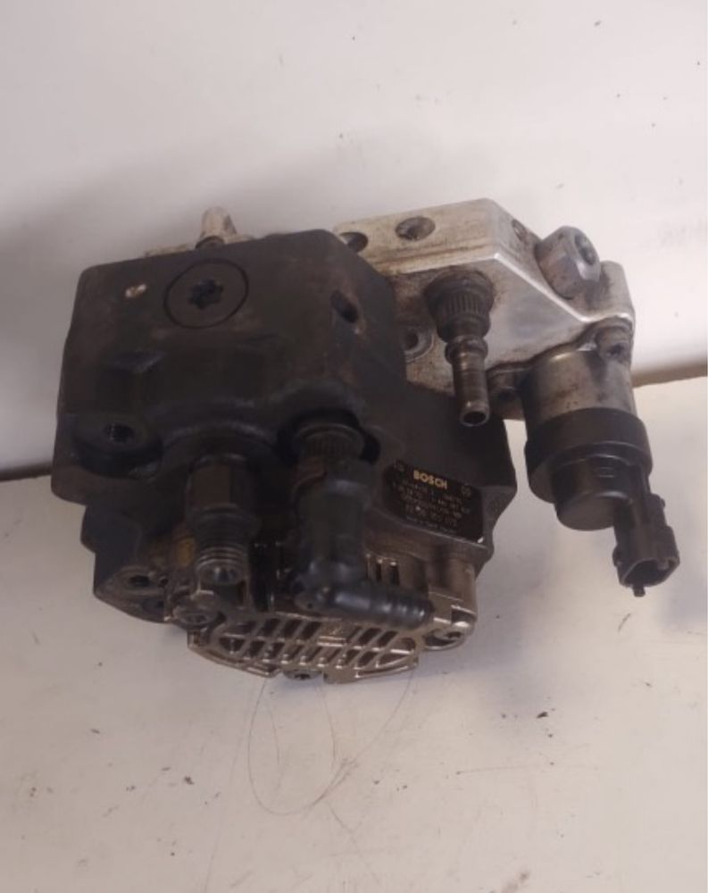 Pompa de inalte ford  peugeot citroen 1.6 tdci si 1.4 tdci 0445010102
