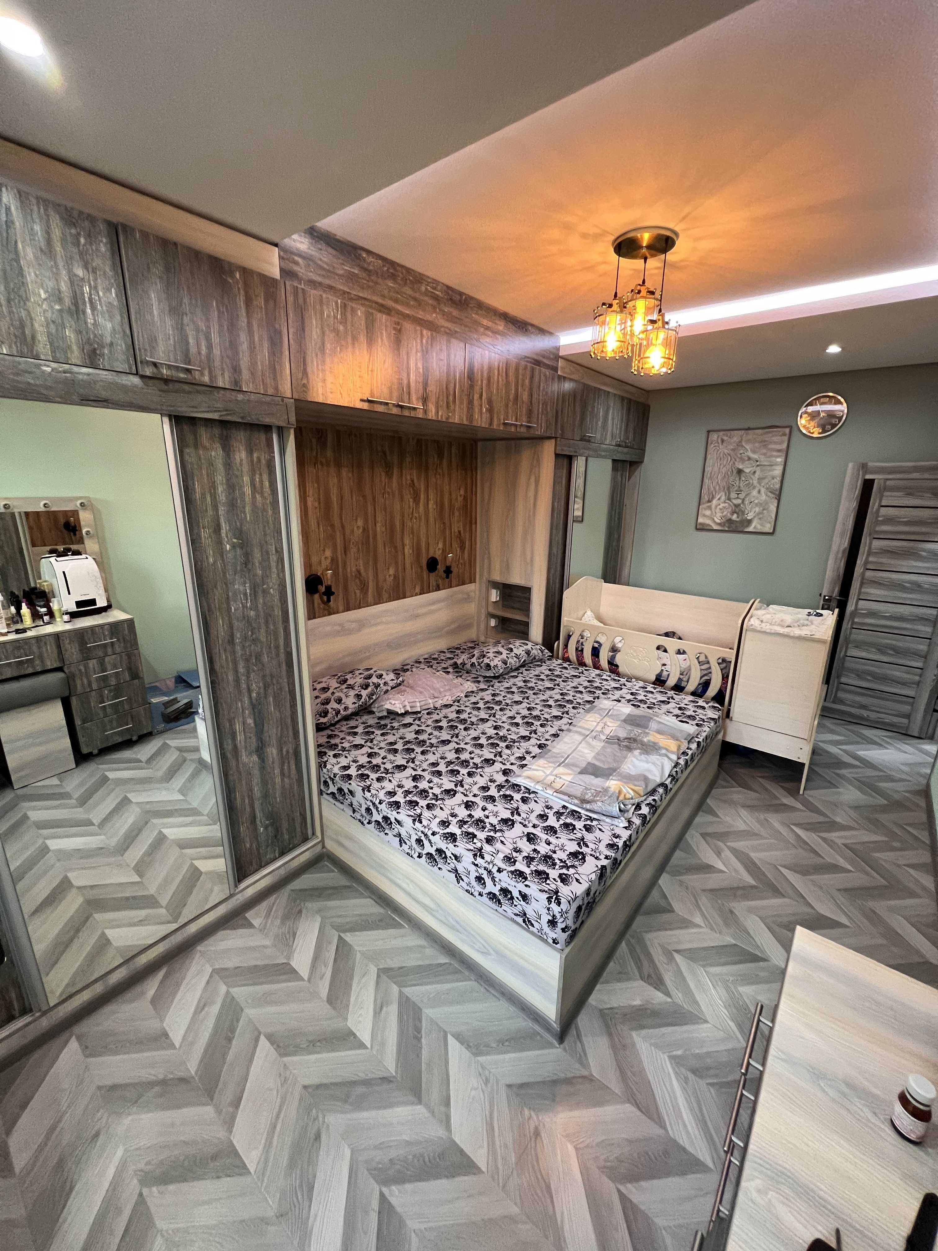 Продам квартиру 4/3/4, м.Феруза, с зади 205 школы, для семьи с детьми