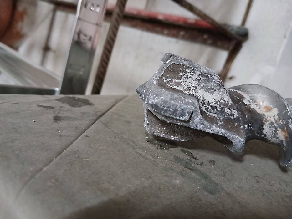 Свредо за бетон ф45 450/570 мм. Работи супер