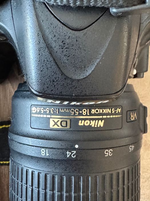 Nikon D5100 фотоапарат + обективи, аксесоари, статив