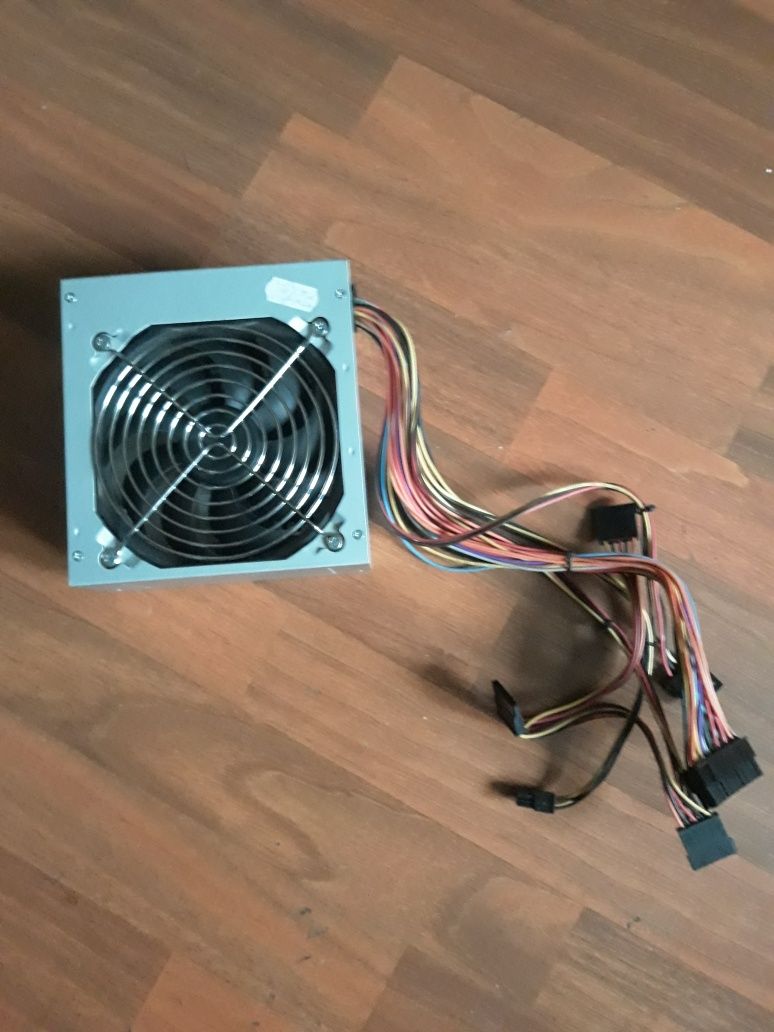 Vând sursă PC, 500W