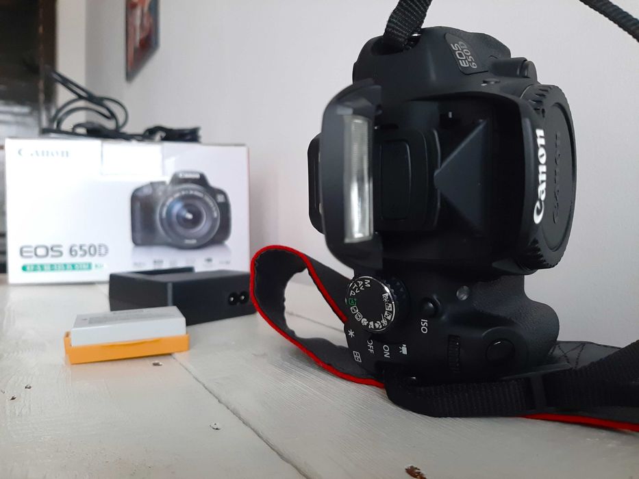 фотоапарат Canon EOS 650D