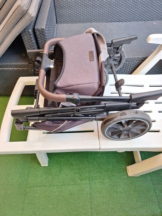 Carucior bine intretinut cu landou si atasament sport, detasabile