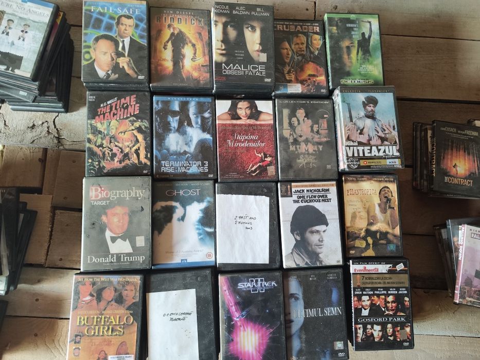 Vand colectie DVD uri