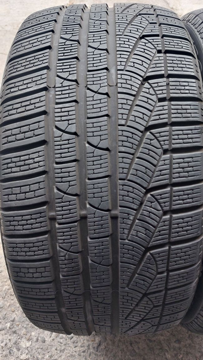 Гуми 275/35/20 Pirelli Sottozero 2 броя