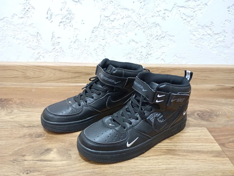 Зимние/осенние кросовки Nike air Jordan