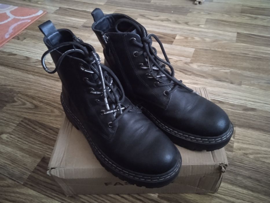 Ботинки осенние в хорошем состоянии