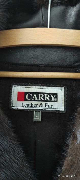 Шуба из кенгуру с норковым воротником