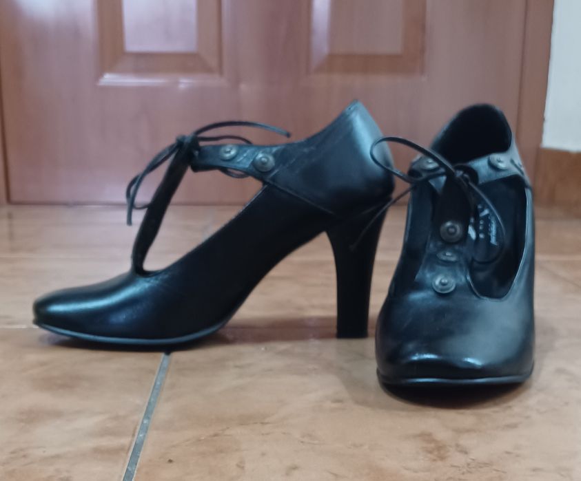 Pantofi din piele  Patrizia Rigotti nr 38