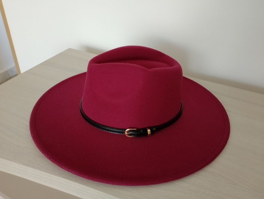 Pălărie de dama fedora