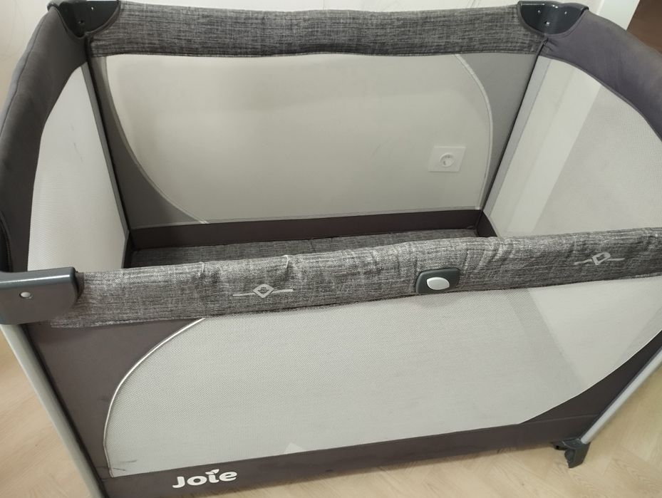 Кровать-манеж Joie