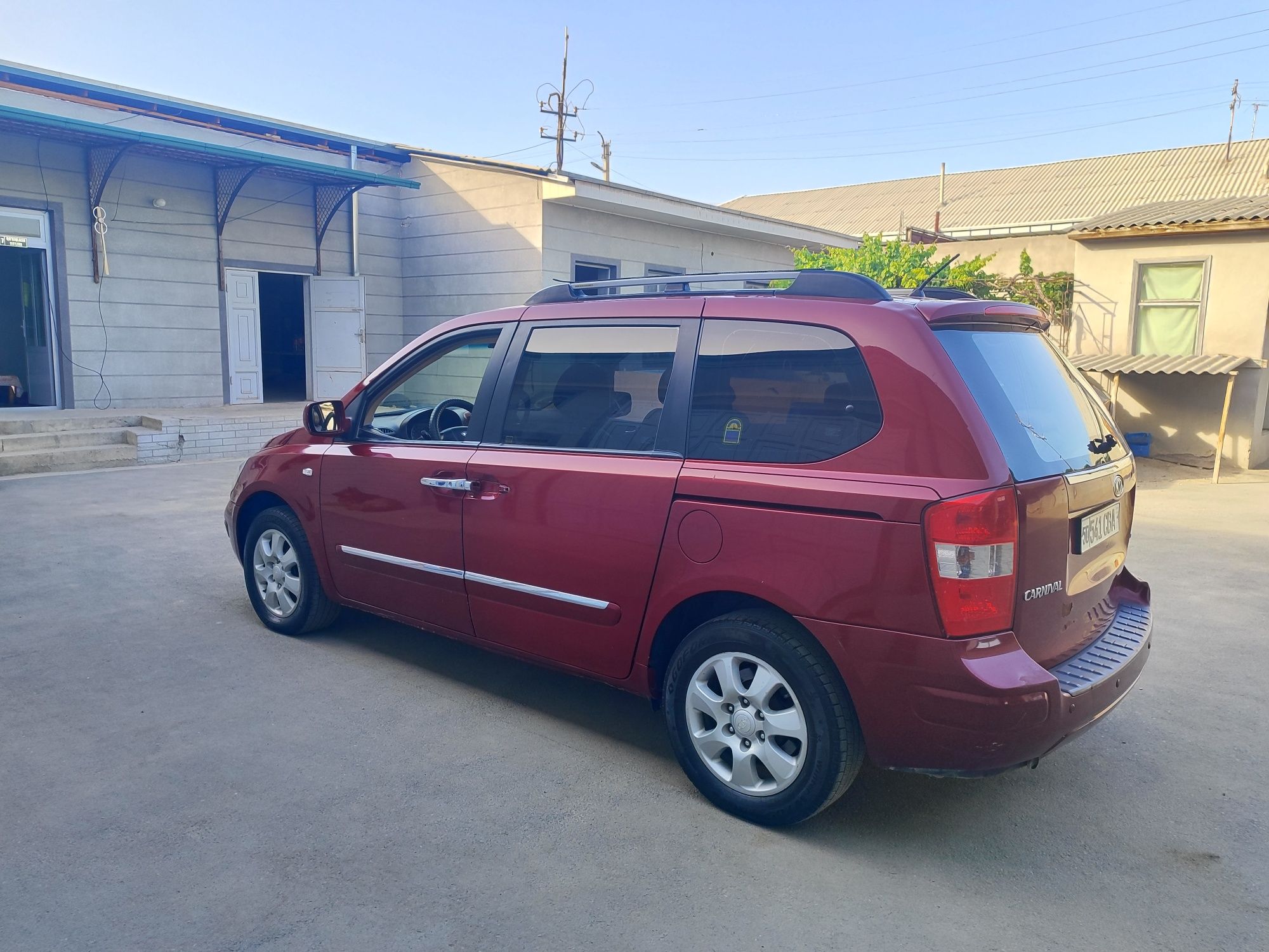 KIA Carnival 2006 yil