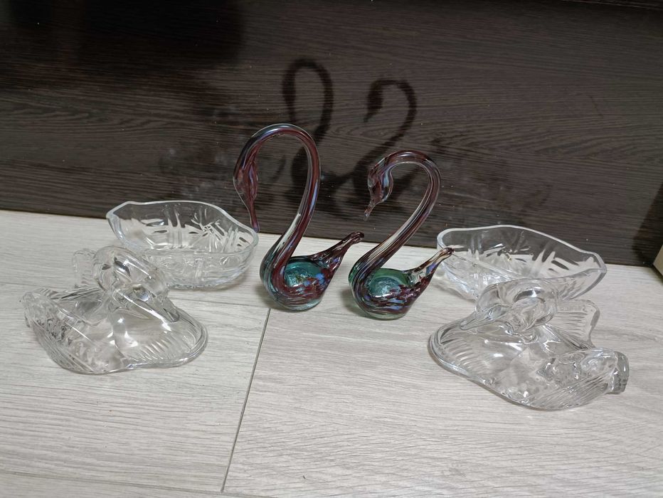 Стеклянные лебеди цена за всё