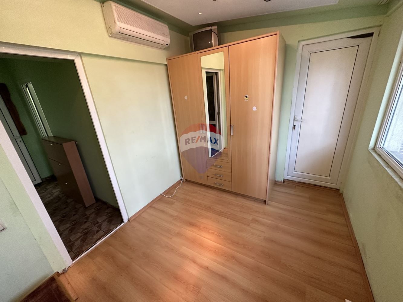 Тристаен апартамент, жк. Левски, гр. Варна В.В 3745