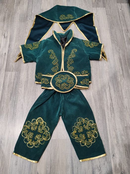 Казахские и Новогодние костюмы