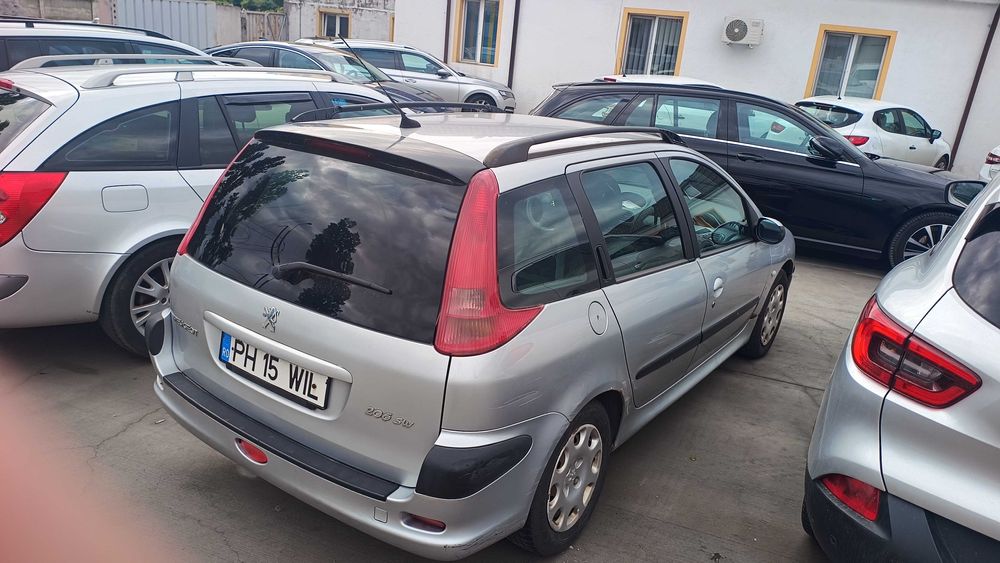 Vând mașina pentru rabla