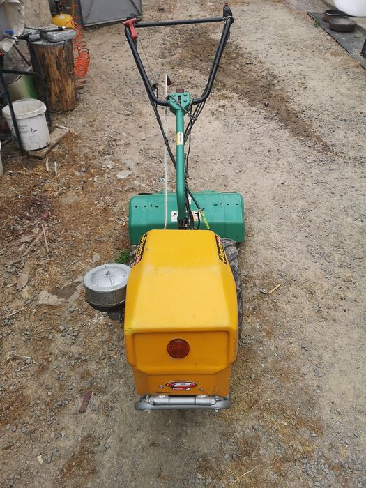 De vânzare motocultor.