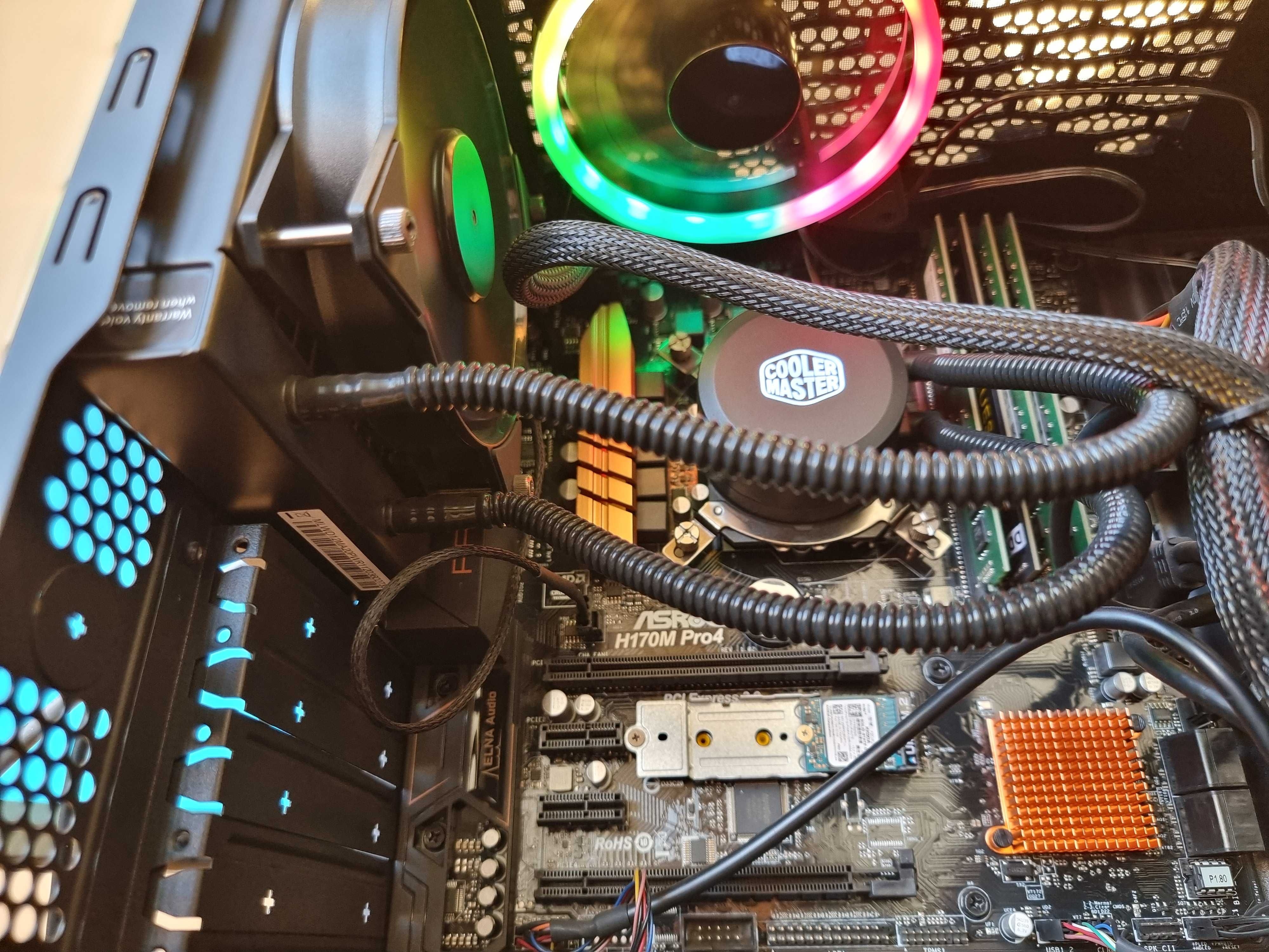 Компютърна конфигурация с два монитира, Gaming setup, Видео, Офис