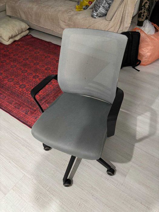 Продаю офисное кресло