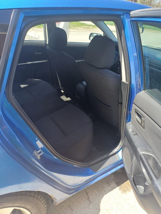 Mazda3 Колата е в добро състояние работи перфектно  качваш се и караш