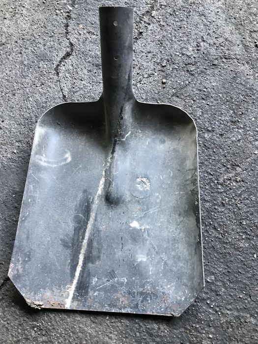 Грабли, лопаты, молотки, кувалды