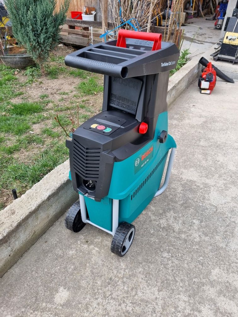Tocător crengi resturi vegetale Bosch AXT 25 TC
