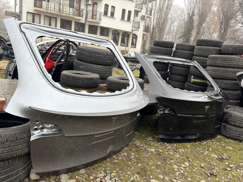 Капак Тесла/Tesla Y