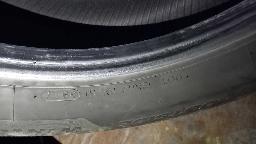 2бр. Гуми Hankook 215/65/17 дот17 6мм.
