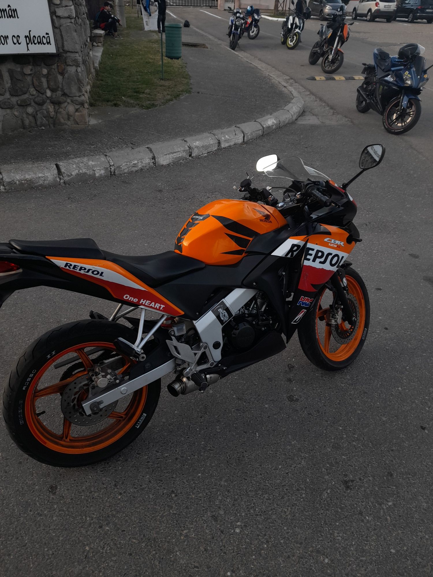 Vând honda cbr 125 urgent