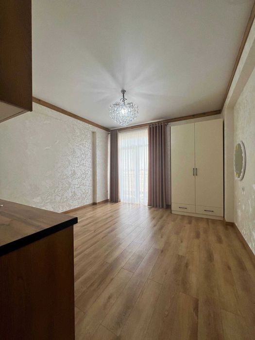 Миробода янги 1 хона ремонт-мебели б-н 24000у.е. ремонтсиз 20000у.е.