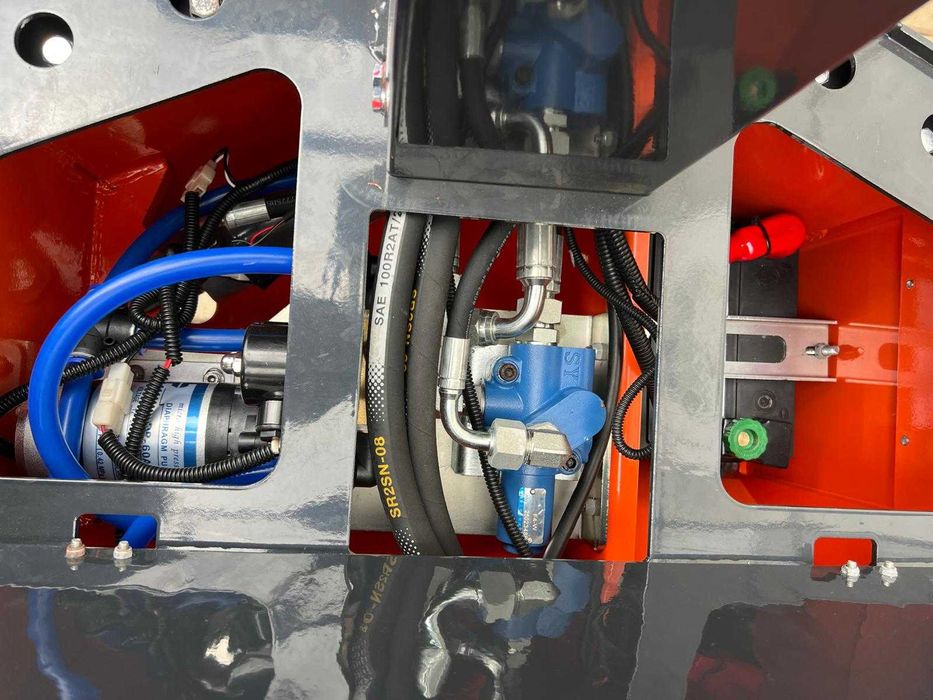 Валяк компактор 1,5 тона – хидравлика Danfoss, 11 к.с. – Нов 2025
