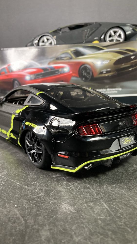 Ford Mustang 1:18 model