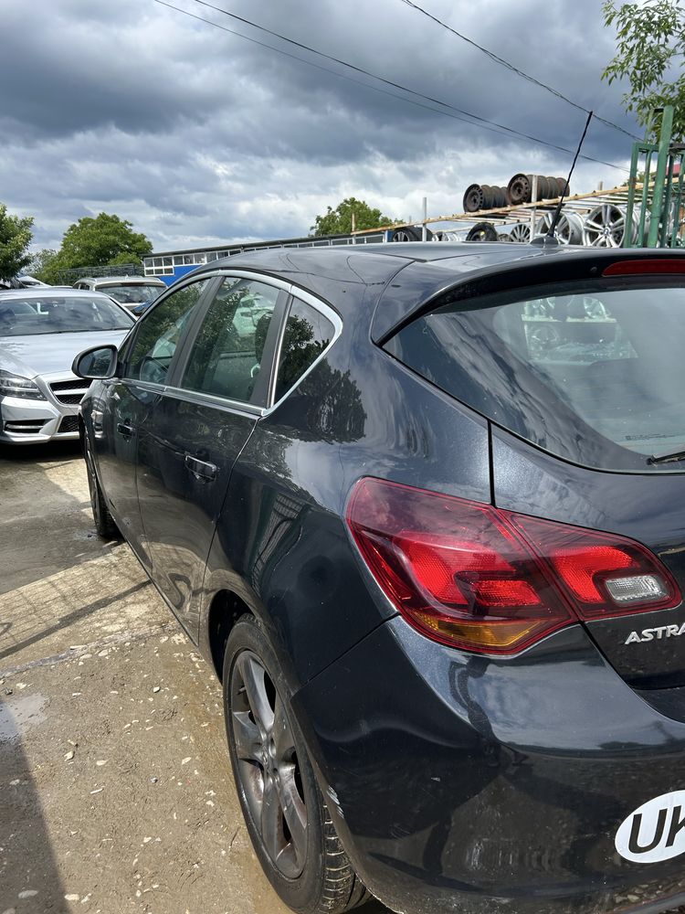 Cutie viteze manuală 5 trepte Opel Astra J 1.6 benzină 2012